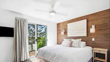 3 bedrooms, iron/ironing board, internet, bed sheets