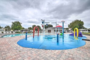 Pool - Walk to Shore! Surfside Beach Gem w/ Game Courts (Surfside Beach)