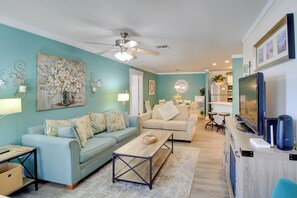 TV, ping pong, books - Beach & Heated Pool Access! Condo in Port Aransas (Port Aransas)