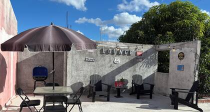 3 bedroom house 5 min from USA! garage, terrace and fast internet.