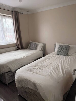 منزل - ٣ غرف نوم