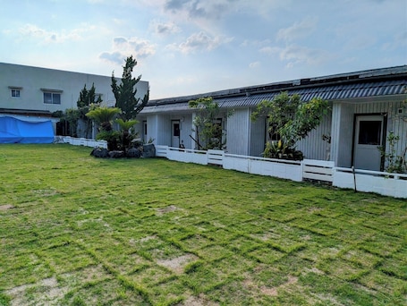 Exterior. A spacious JapaneseWestern room where you can rel / Tottori Tottori