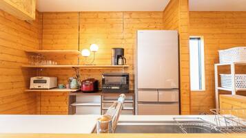 Fridge, microwave, stovetop, cookware/dishes/utensils