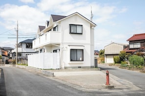 Exterior - Accommodates 13 people 3 parking spaces 5 minutes to Nagashima Spa Land / Kuwana Mie (Kuwana)