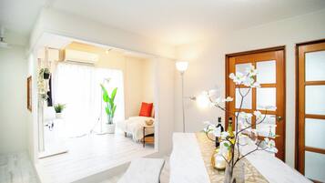 3 bedrooms, desk, free WiFi, bed sheets