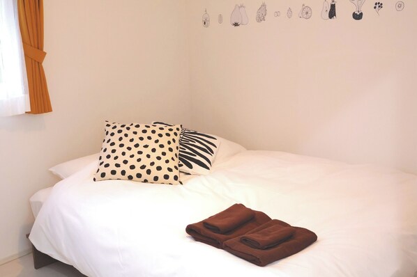 2 عدّة غرف نوم وواي فاي مجانًا وملاءات أسرّة