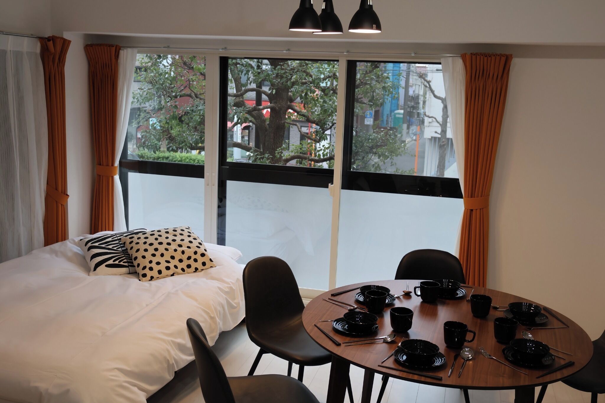 2 多间卧室、免费 WiFi、床单