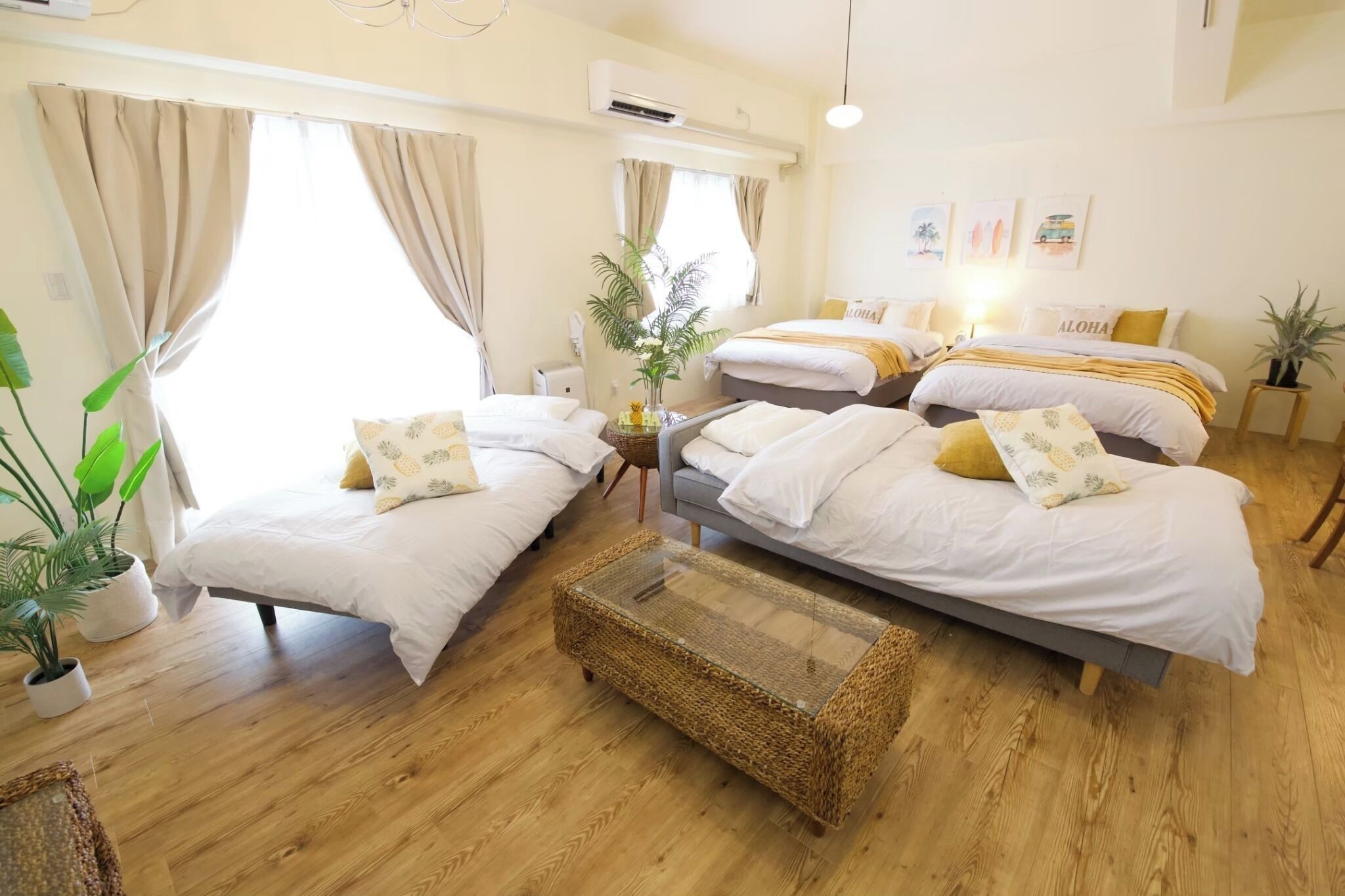 Työpöytä, silitysrauta/-lauta, ilmainen Wi-Fi, vuodevaatteet