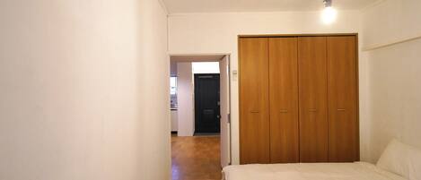 1 bedroom, desk, free WiFi, bed sheets