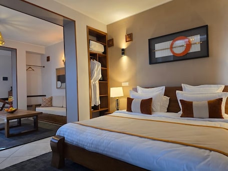 Superior Suite, Balcony, City View | Egyptian cotton sheets, premium bedding, pillowtop beds, minibar