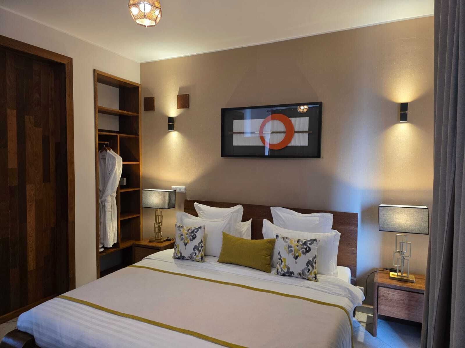Superior Apartment, Balcony, City View | Egyptian cotton sheets, premium bedding, pillowtop beds, minibar