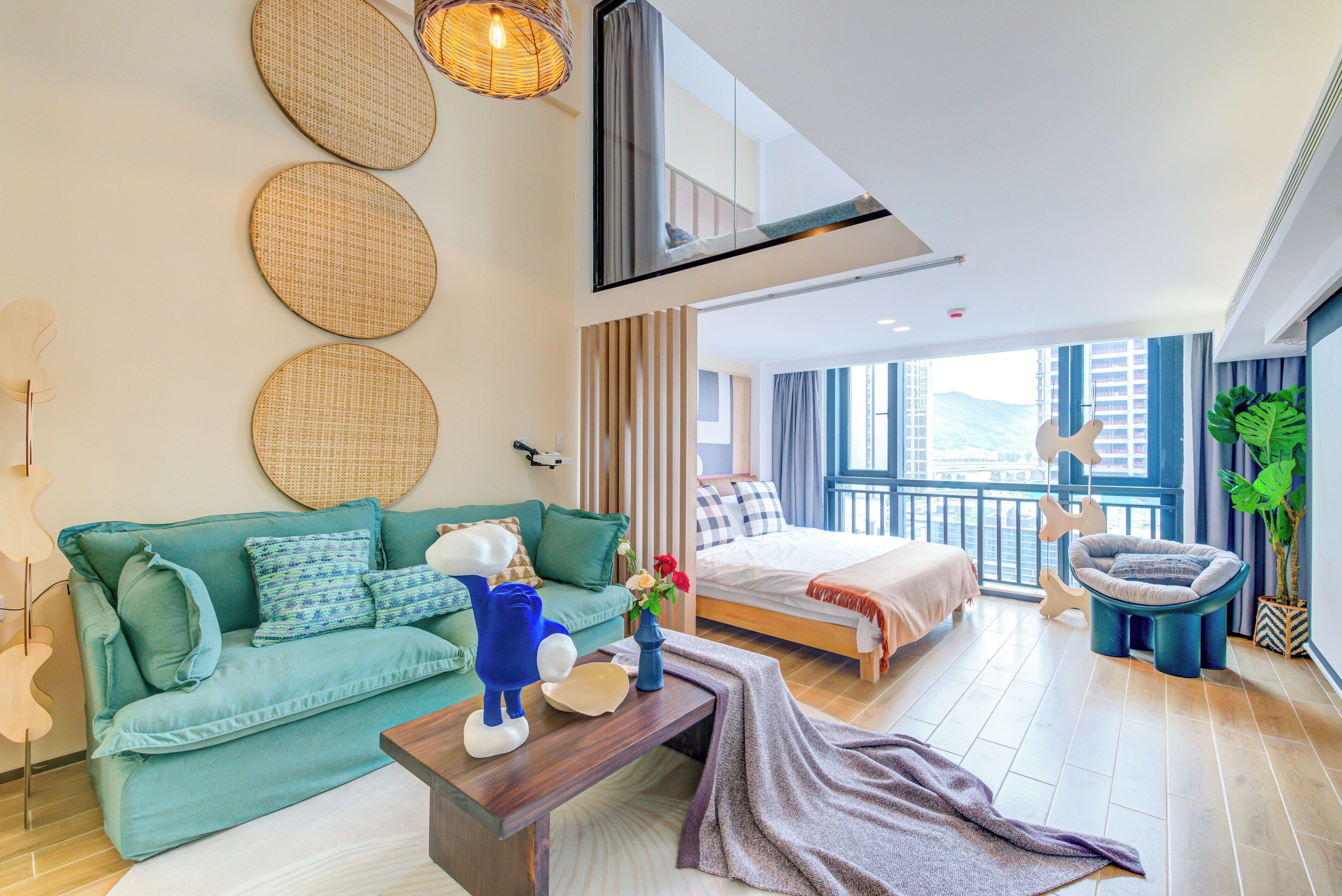 Habitación triple básica, vista a la ciudad | Wifi gratis 