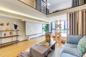 Basic Triple Room, City View | Free WiFi