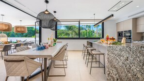 Dining - VILLA LA PLAGE BY VACATION MARBELLA (Marbella)