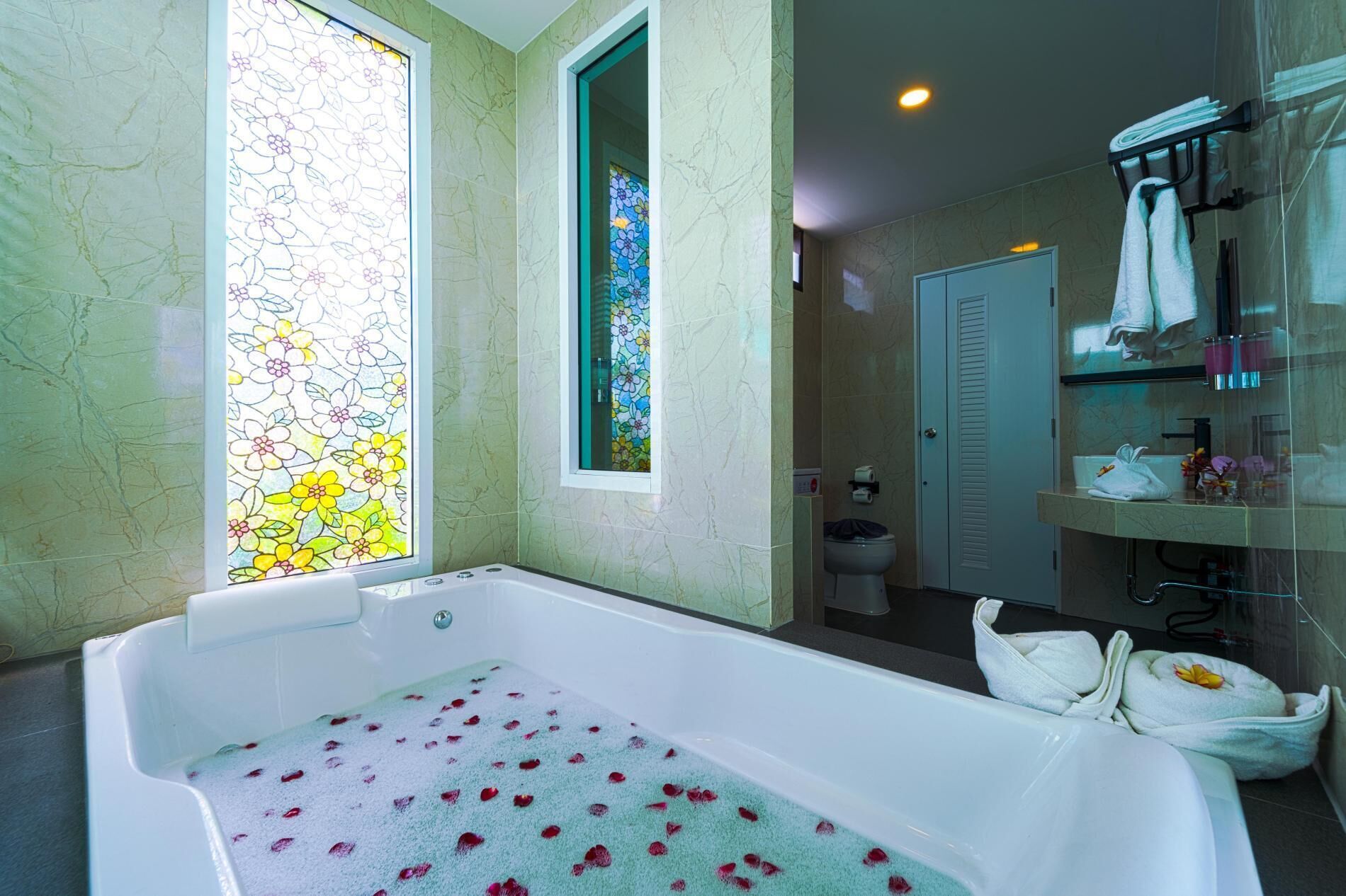 Cottage, Multiple Bedrooms, Non Smoking, Patio | Bathroom | Separate tub and shower, hair dryer, towels, toilet paper