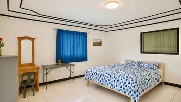 Desk, free WiFi, bed sheets