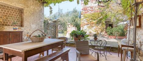 屋外ダイニングエリア