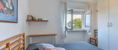 1 室のベッドルーム、WiFi (無料)