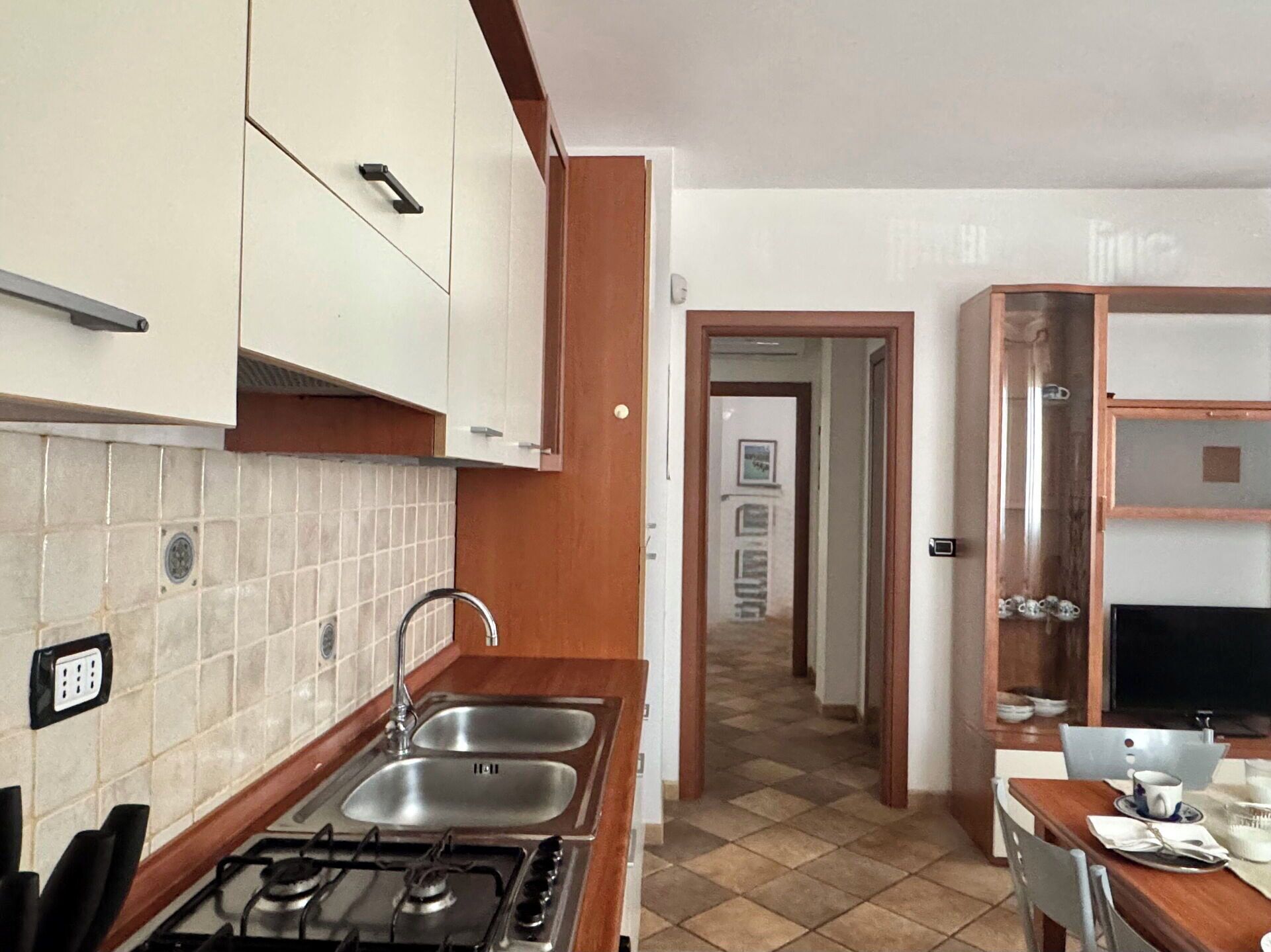 Fridge, oven, stovetop