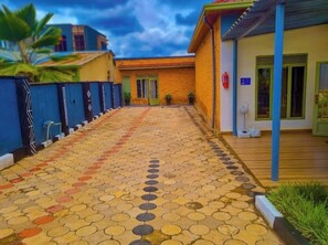 Property grounds - Breeze House Gikondo (Kigali)