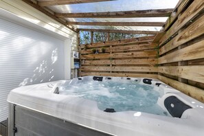 Bañera de hidromasaje exterior