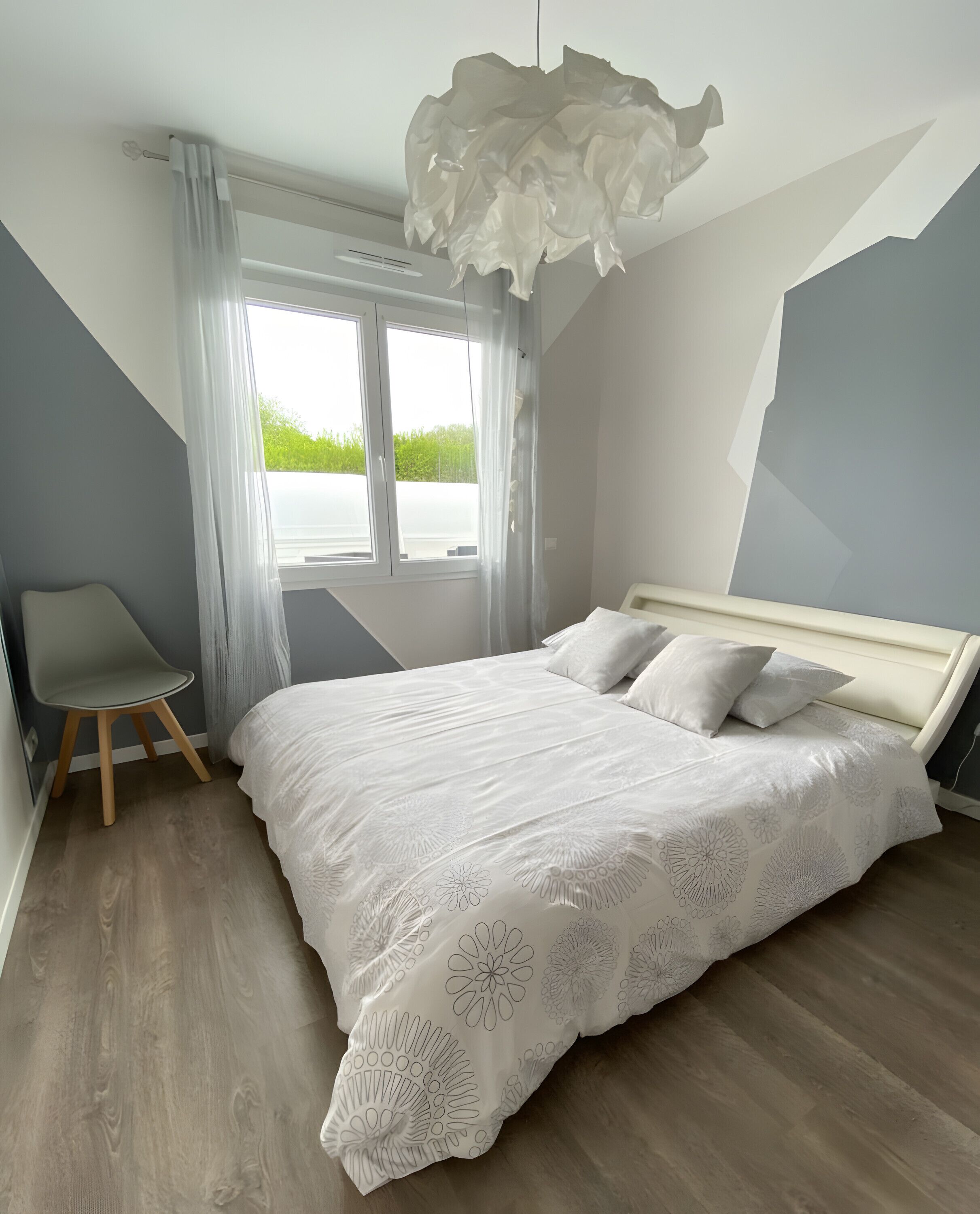 5 habitaciones, tabla de planchar con plancha, wifi y ropa de cama 