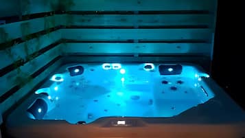 Bain à remous intérieur