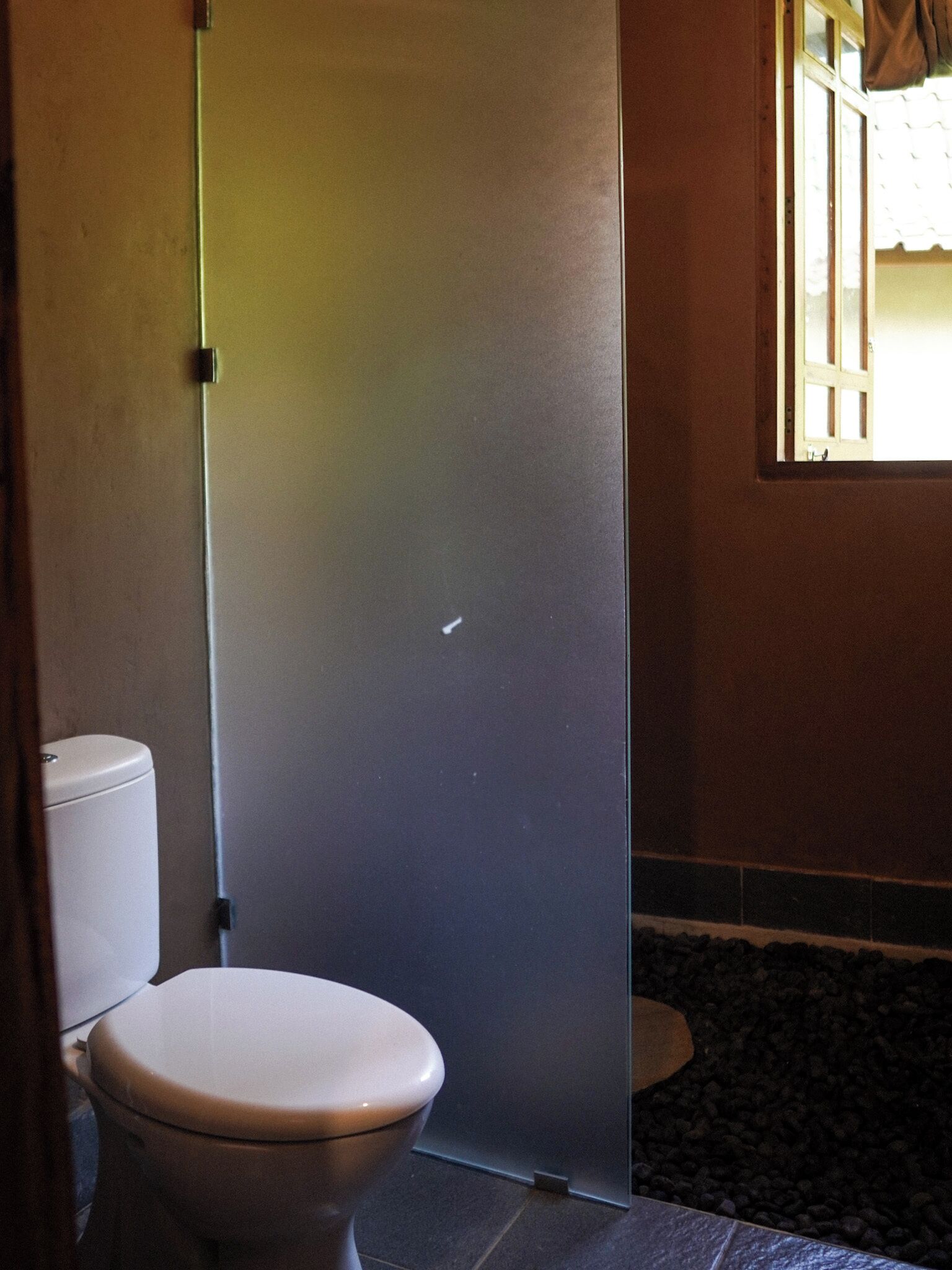 Cabin with Forest & River View | Bathroom | Shower, rainfall showerhead, free toiletries, towels