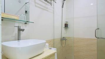 Phòng đôi Tiêu chuẩn | Phòng tắm | Buồng tắm vòi sen, vòi sen thủy lực