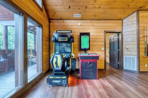 غرفة الألعاب