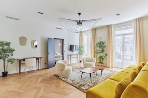 Smart TV, offices - Sublim et new apartement Place Vendome Opéra (Paris)