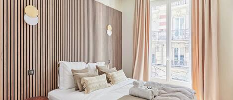 3 Schlafzimmer, Schreibtisch, Bügeleisen/Bügelbrett, Reisekinderbett