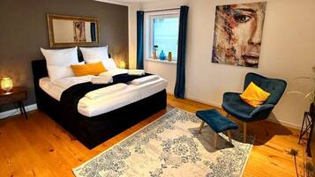 2 bedrooms, desk, iron/ironing board, travel crib