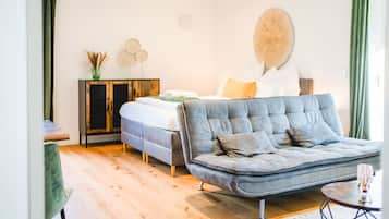 2 Schlafzimmer, Schreibtisch, Bügeleisen/Bügelbrett, Reisekinderbett