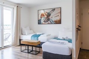 1 bedroom, iron/ironing board, travel cot, WiFi - YAYstay - 58m2 I balkony I 56` Smart TV I train (Mühldorf am Inn)