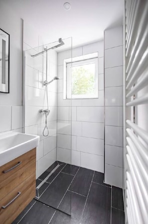 Hair dryer - YAYstay - 58m2 I balkony I 56` Smart TV I train (Mühldorf am Inn)