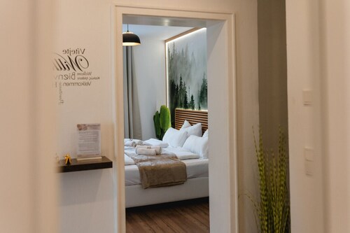 YAYstay - "Forest" I 65m2 I Balkon I TV I Bahnhof