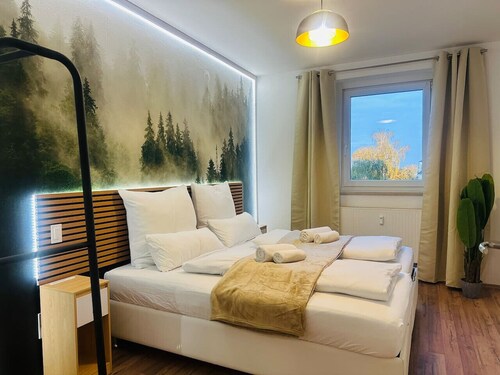YAYstay - `Forest` I 65m2 I Balkon I TV I Bahnhof