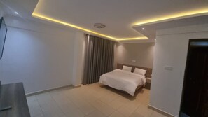 واي فاي مجانًا وملاءات أسرّة