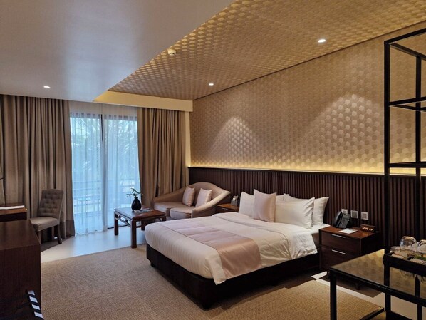 Premier-Doppelzimmer, Balkon, Poolblick