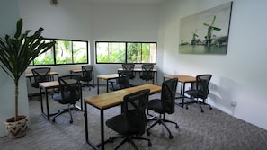 Business center - Hollandse Club Retreat (Singapore)