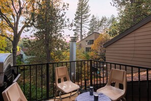 Property grounds - Peaceful Mountain Cabin w/ Decks & Private Beach Access | Pine Haven (Lake Arrowhead)