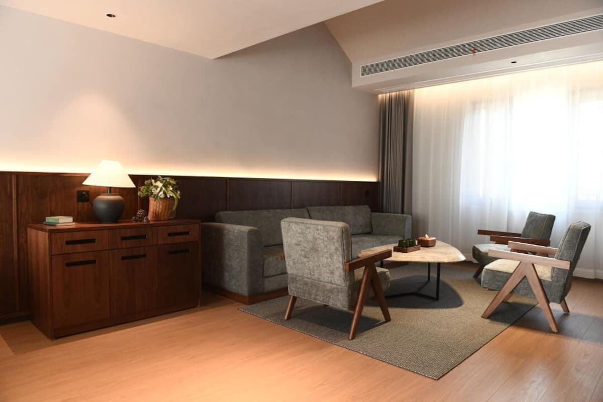 Family Twin Room, Courtyard View | Premium bedding, down duvets, desk, laptop workspace