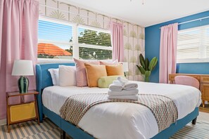 4 bedrooms, desk, iron/ironing board, travel cot