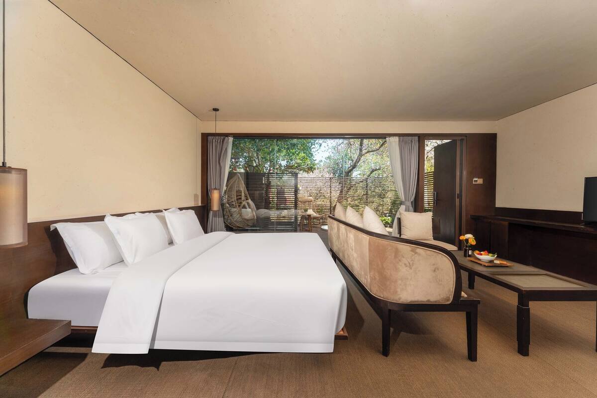 Habitación de lujo doble, vistas al jardín | Escritorio, espacio para trabajar con un portátil, cortinas opacas