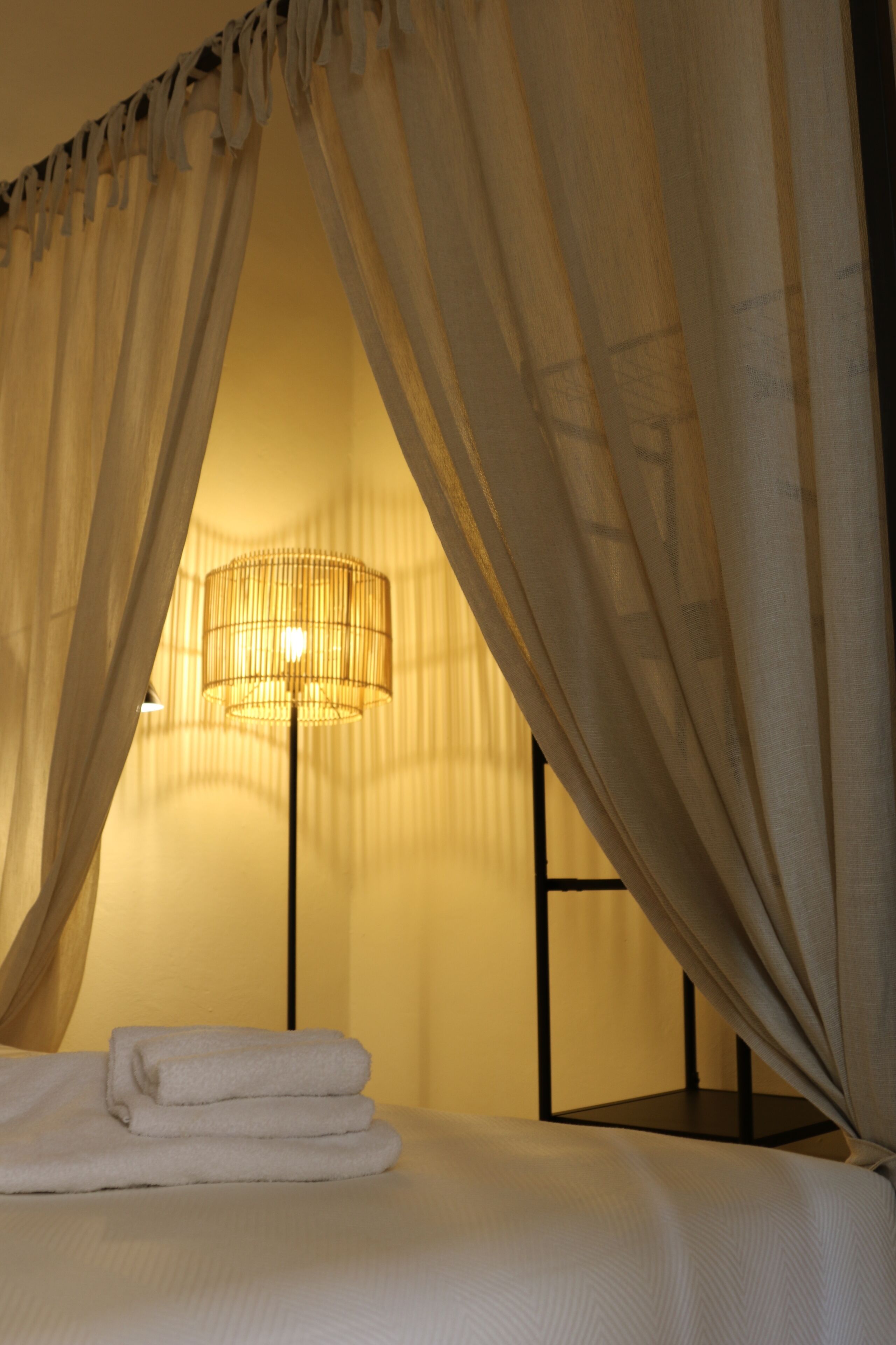 1 bedroom, internet, bed sheets