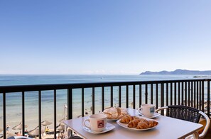 Outdoor dining - Sol y Mar by Rentallorca (Can Picafort)