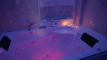 Dusche, Haartrockner, HandtĂŒcher