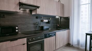 Refrigerador, microondas, horno, lavavajillas