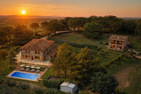 المنشأة من الخارج